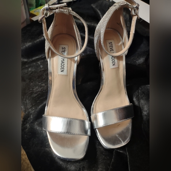 Women's Rhinestone Heels - Picture 3 of 4